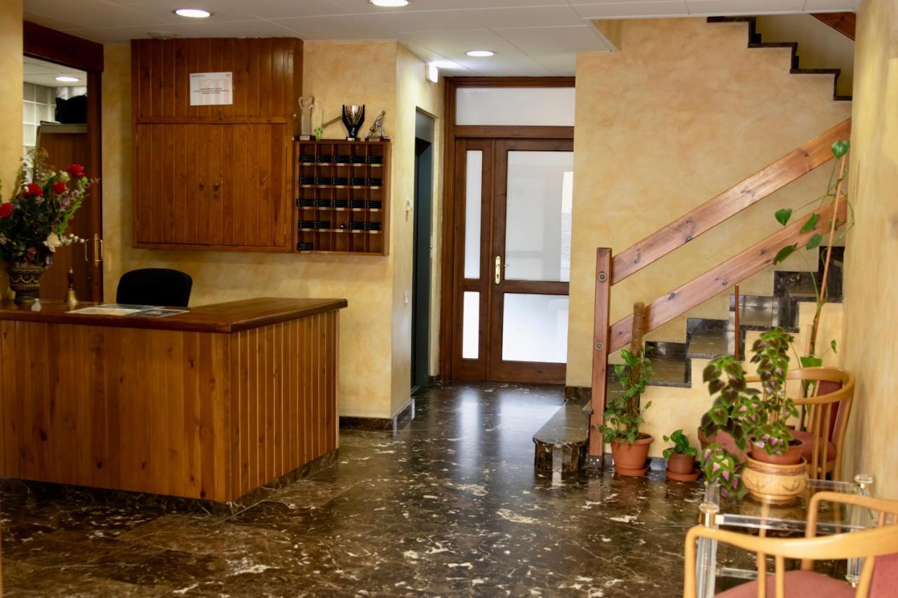 Pensio La Creu Esterri d'Àneu Exterior foto